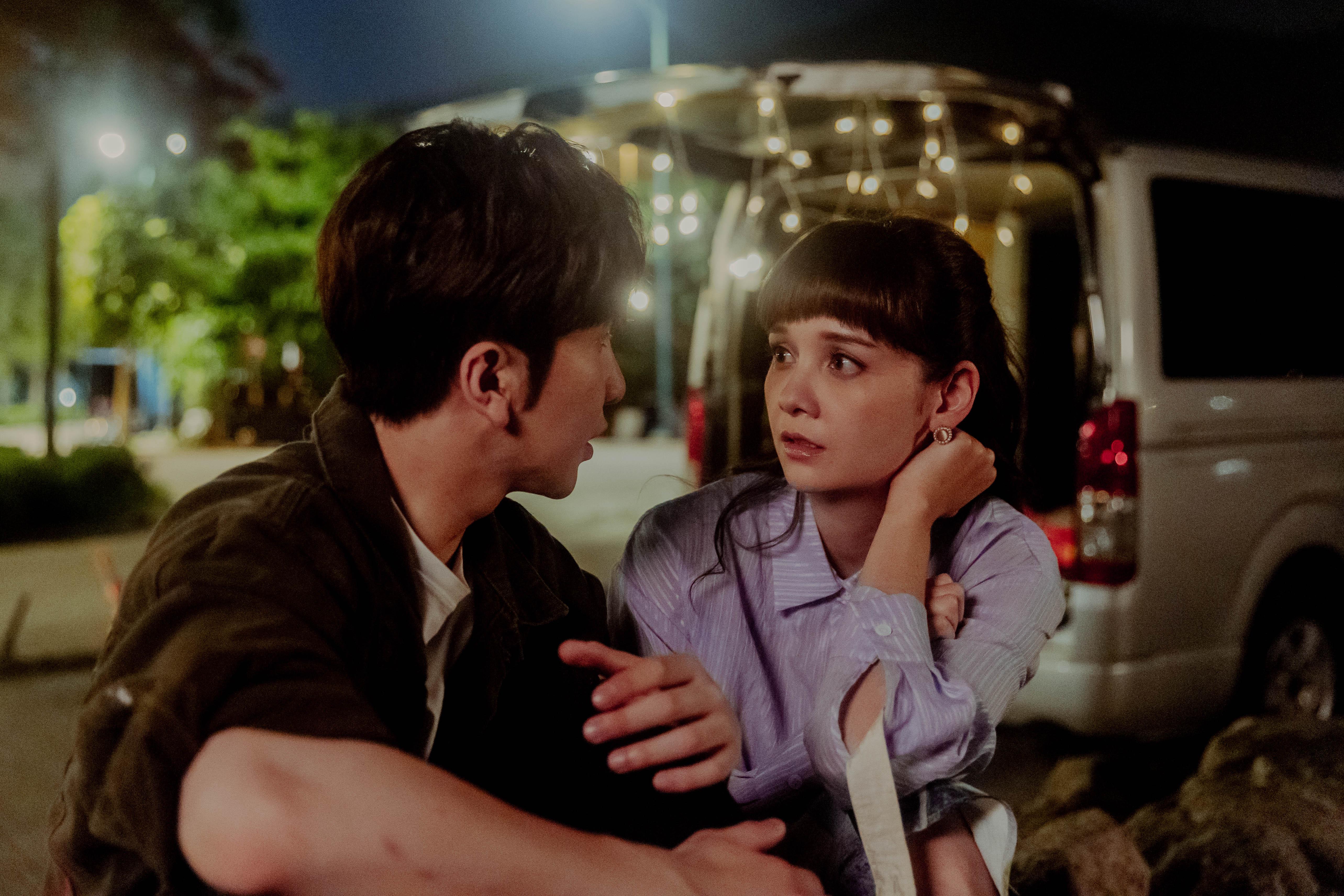 Asha與Anson Lo有感情線。