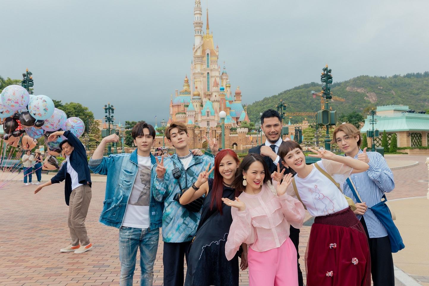 黃德斌出盡奇招應付大宅成員。(《百萬同居計劃》劇照)