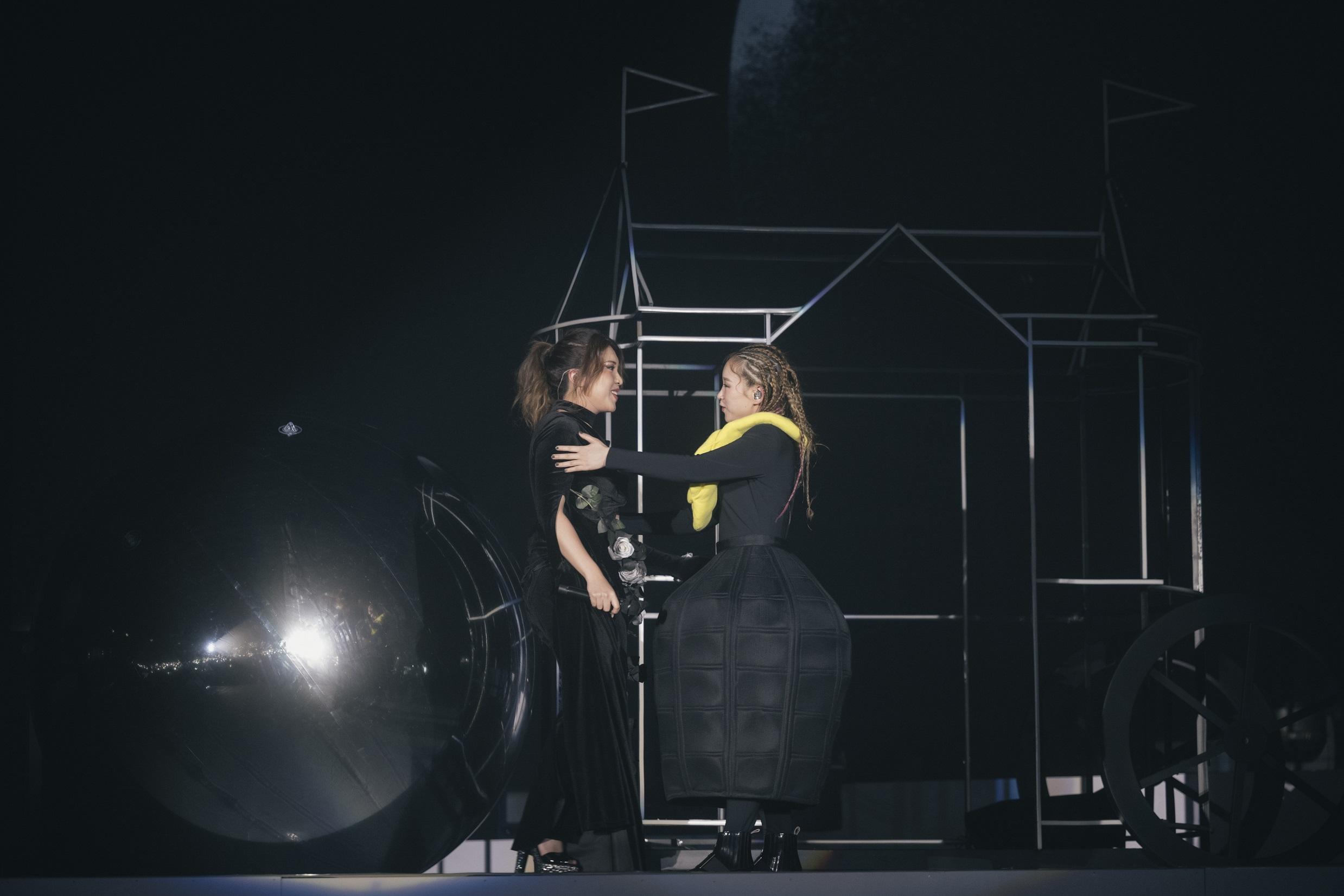 Ivana從 Serrini身上學會了說話的勇氣。