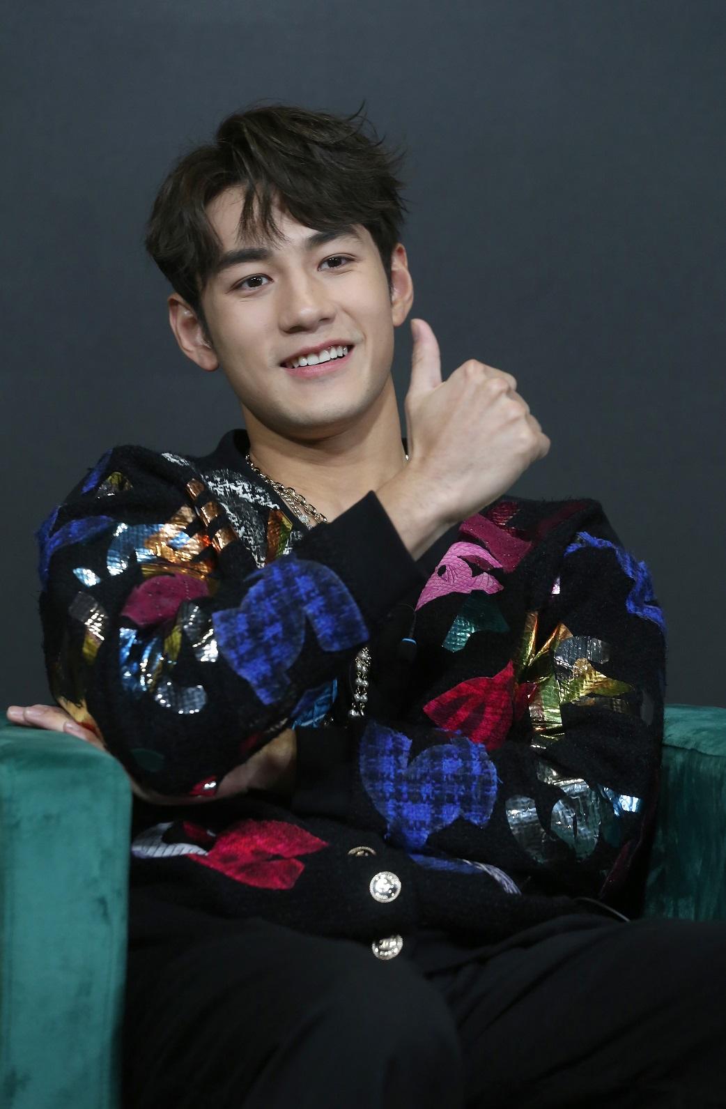 Jeffrey大讚黃德斌是完美的男人。(董立華攝)