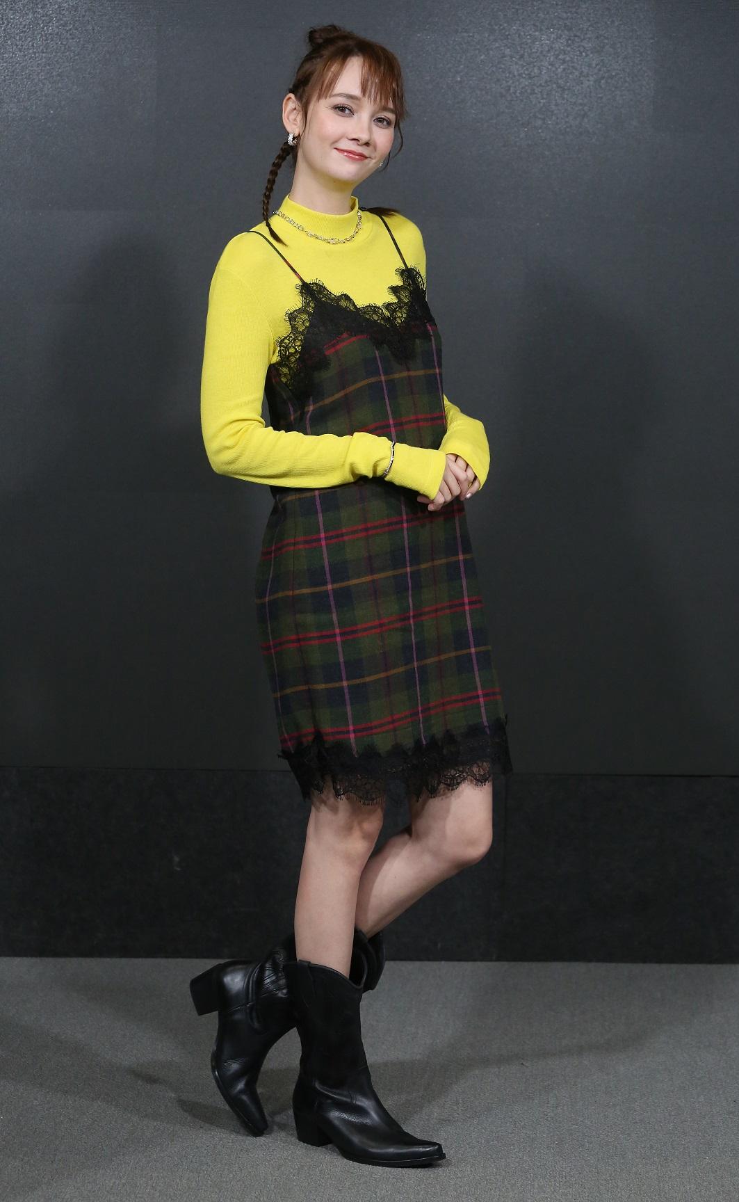 Asha不介意被Jeffrey指似家姐,大讚Jeffrey時刻為劇組注入能量。(董立華攝)