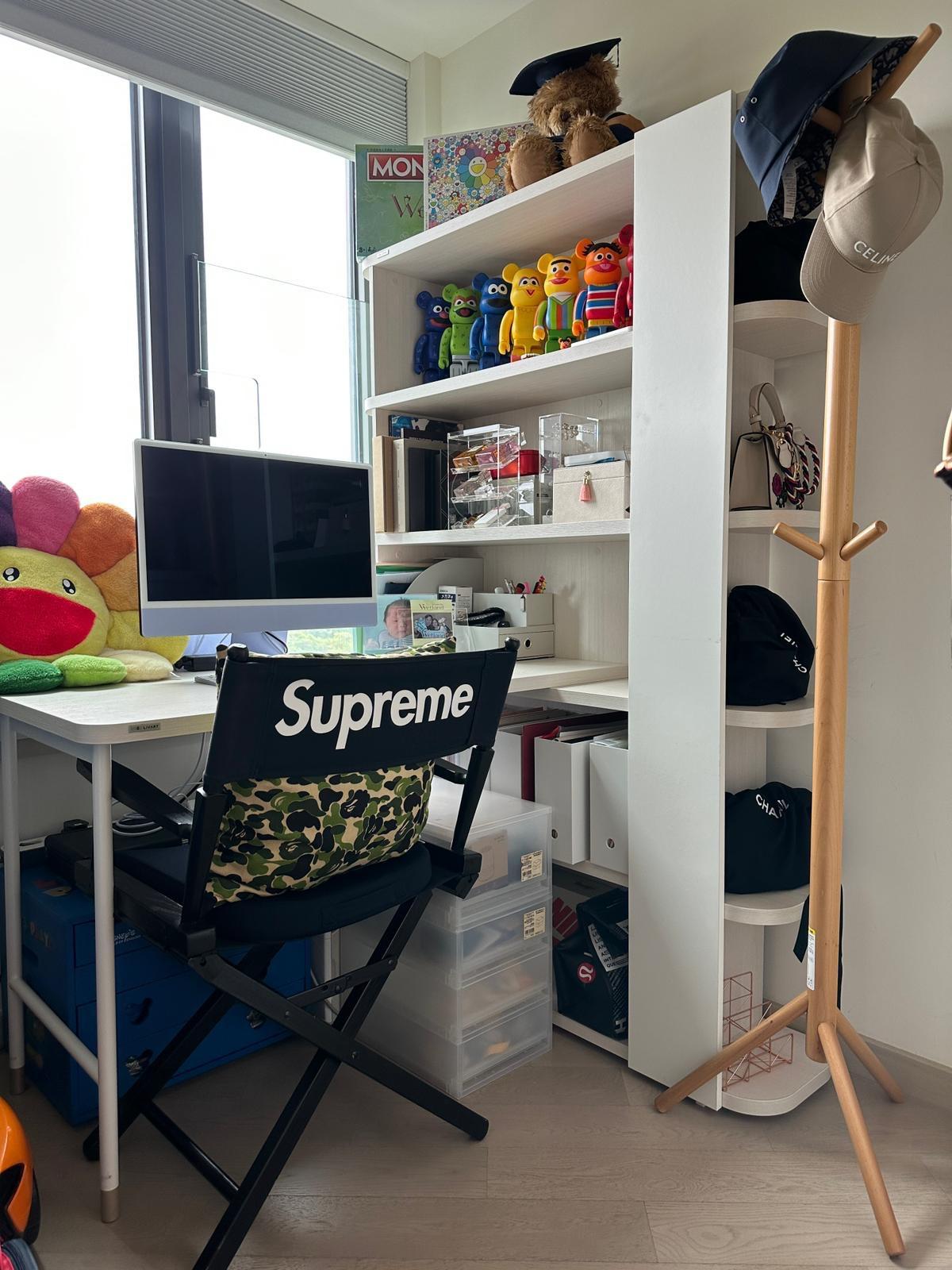 其中一個睡房改為書房,光猛實用。