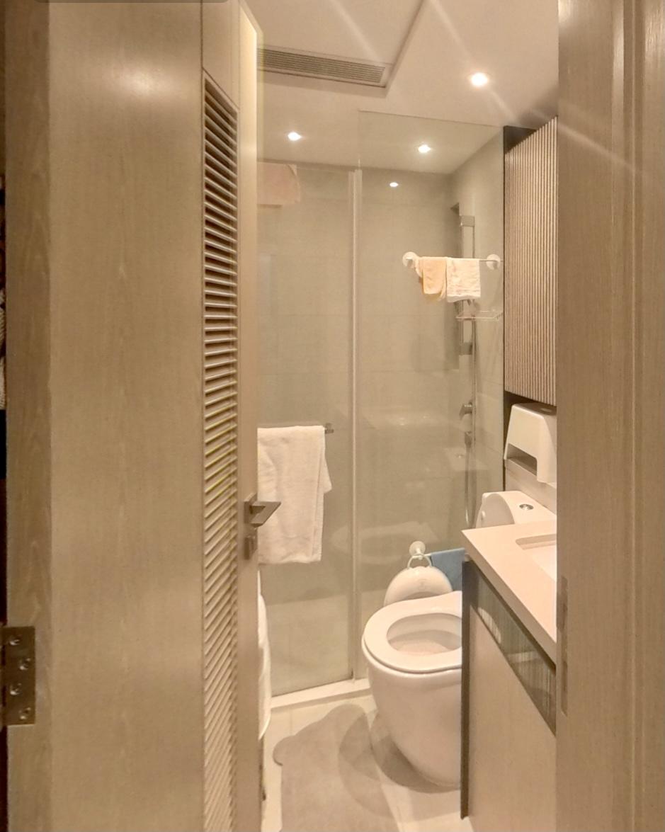 客廁裝修和配套簇新。