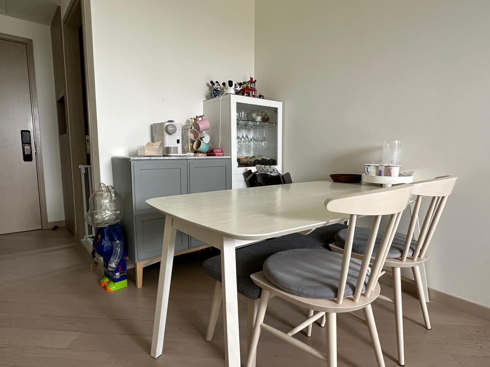 飯廳闊落實用,傢俬亦簇新討好。