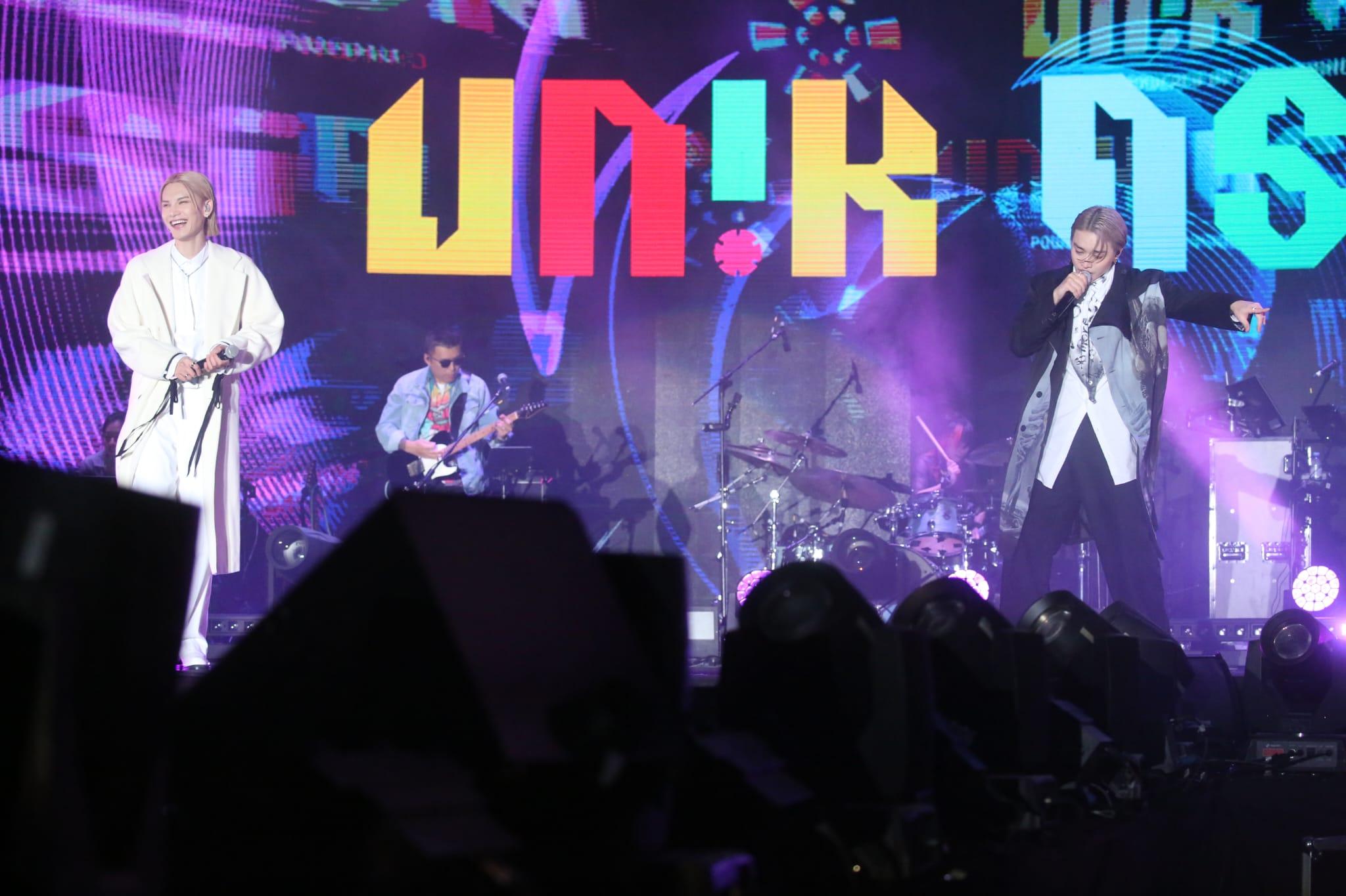 Jer與Jeremy合唱了《開到茶蘼》、《妖》和《Teeth》3首作品。(董立華攝)