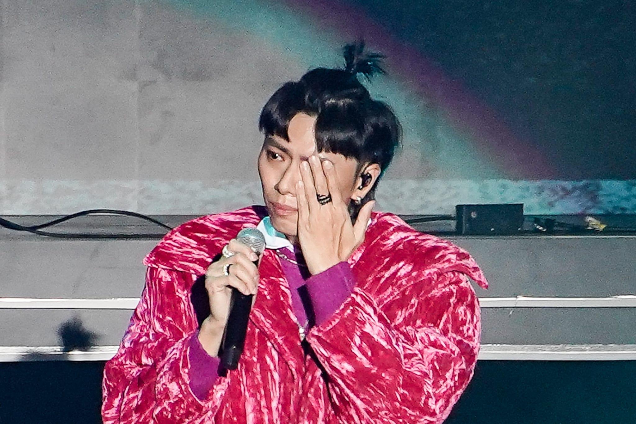 193唱《越州193》送給老婆們,唱至尾聲是感觸落淚。(李睿哲攝)