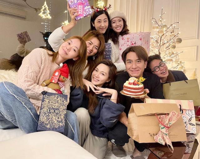 馬國明與湯洛雯相約朋友到他們的新居開P。