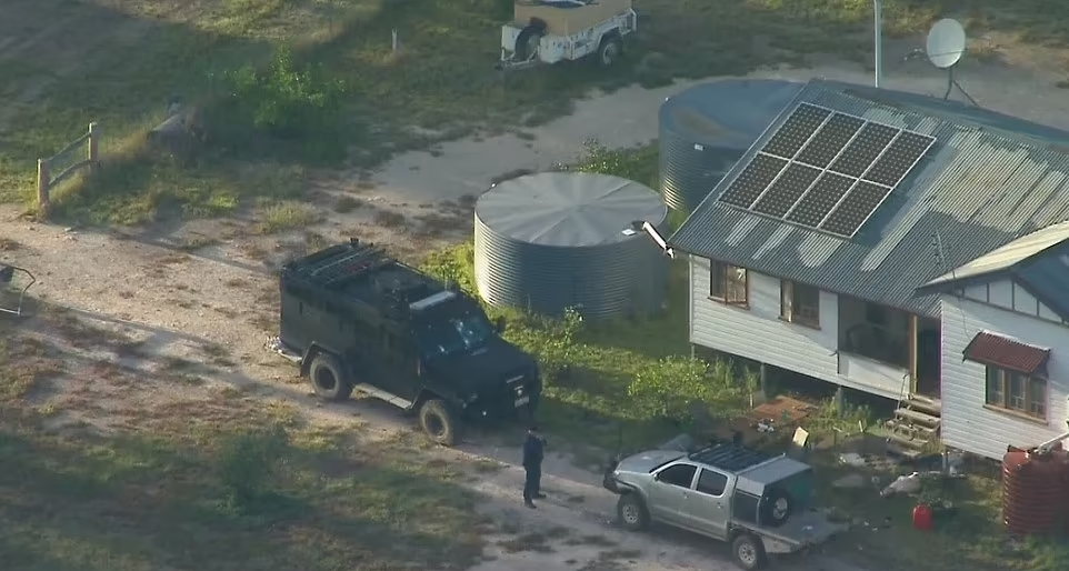 加雷斯曾稱其寓所已為世界末日做準備,拒用當局水電設施,自行裝設了大量太陽能板及水塔。(互聯網)