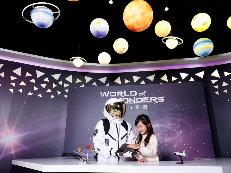 挪亞方舟推太空探索主題聖誕活動 近距離觀賞阿根廷出土4000至6000萬年前隕石