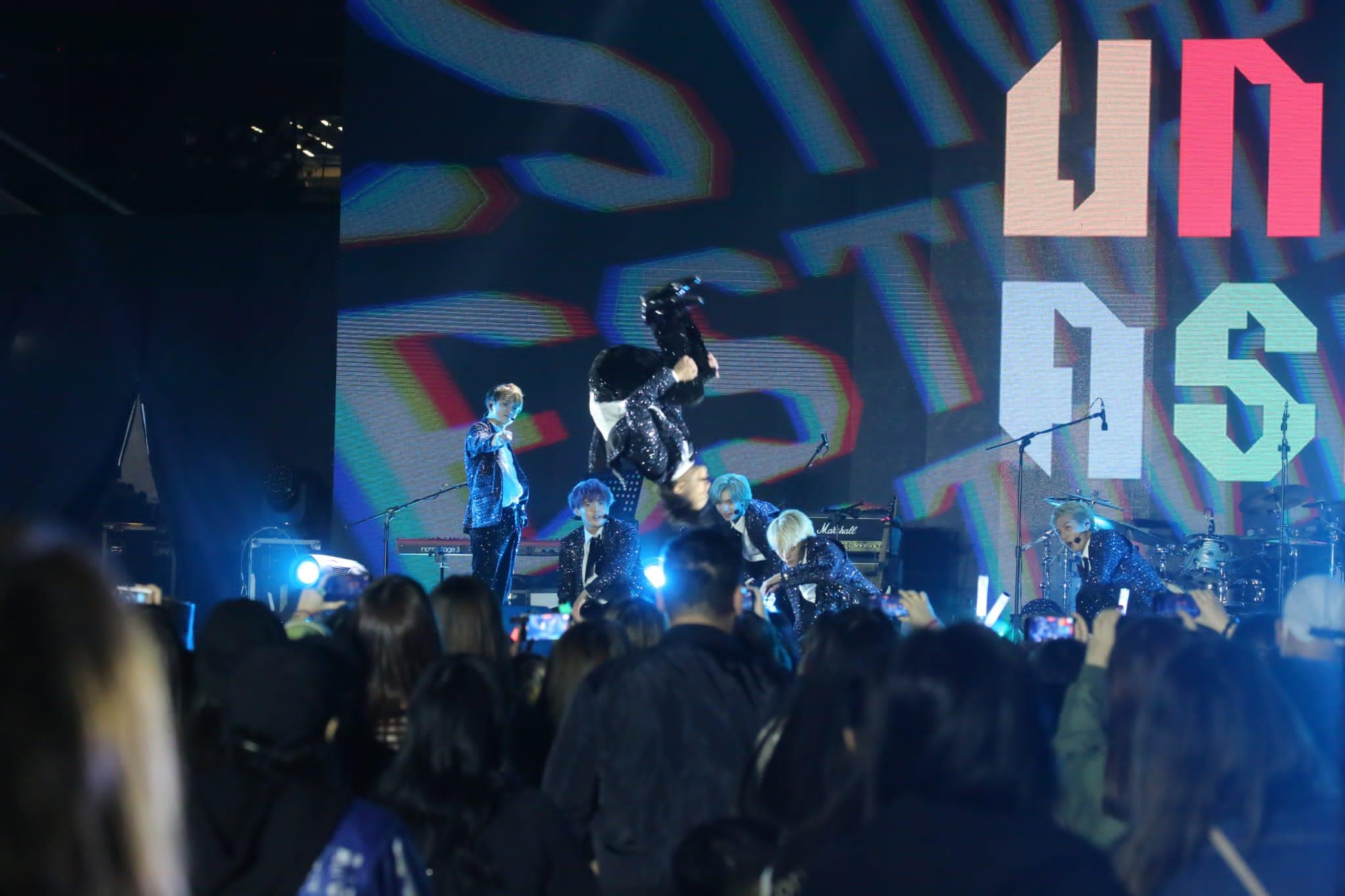 Travis Japan為中環海濱舉行的Unik Asia Festival 2022擔任表演嘉賓。