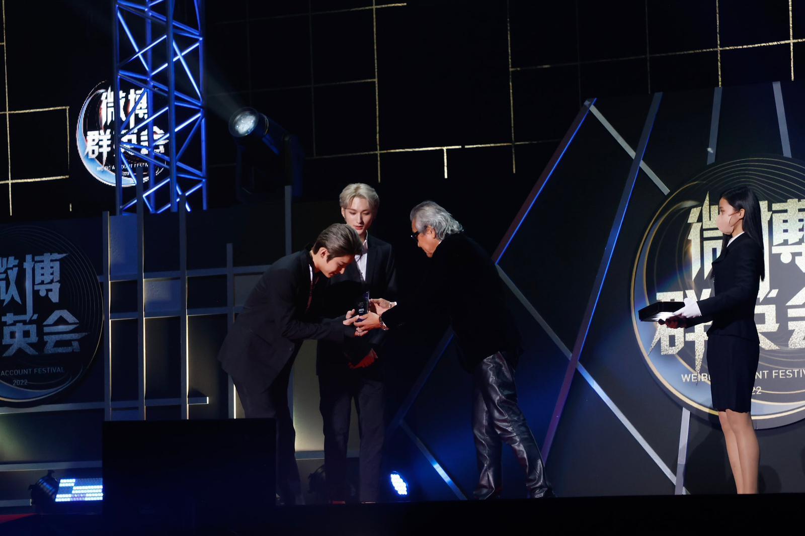 XODIAC出道前獲得「最具潛力新人男團獎」。