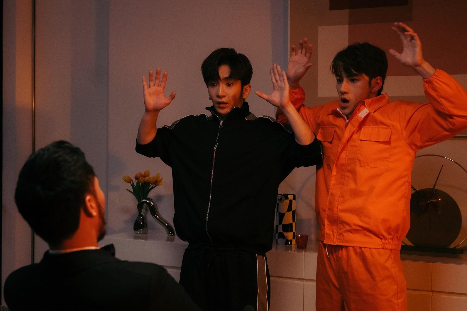 Jeffrey遇上最強情敵Anson Lo。(《百萬同居計劃》劇照)