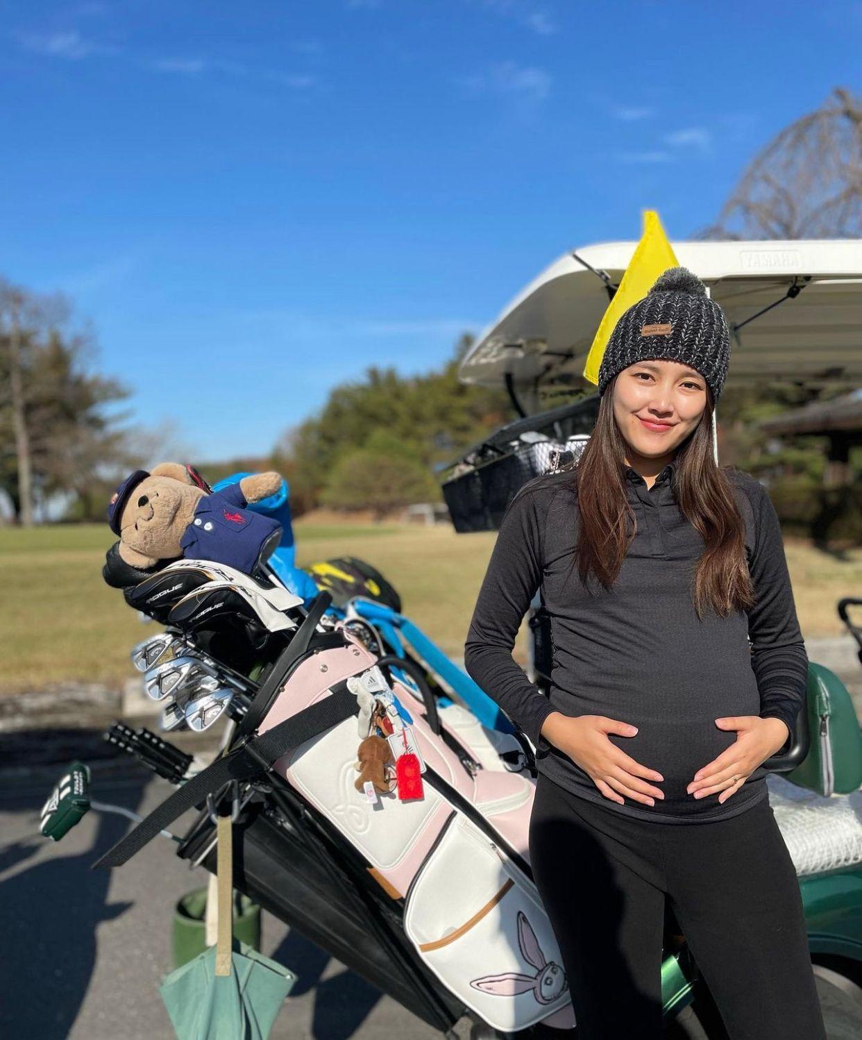 春花今日在IG透露懷有身孕已8個月,預產期是明年3月。