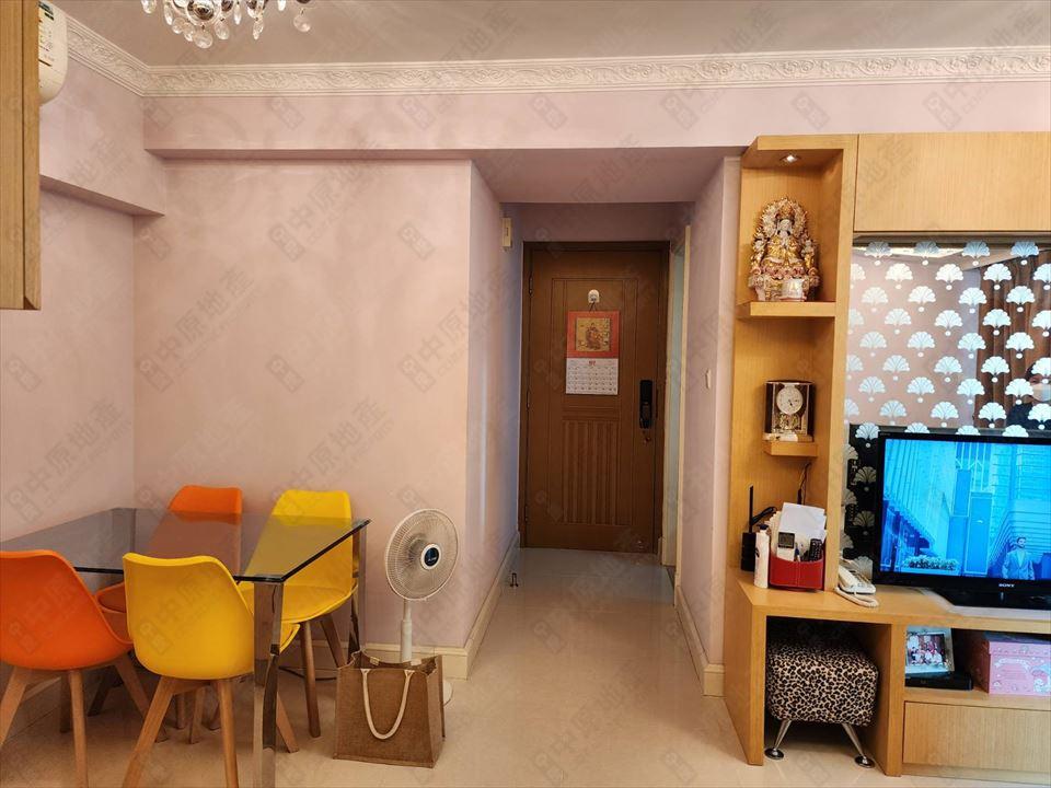 上車客睇中單位附企理新淨裝修,可省卻不少修繕開支。(代理提供)