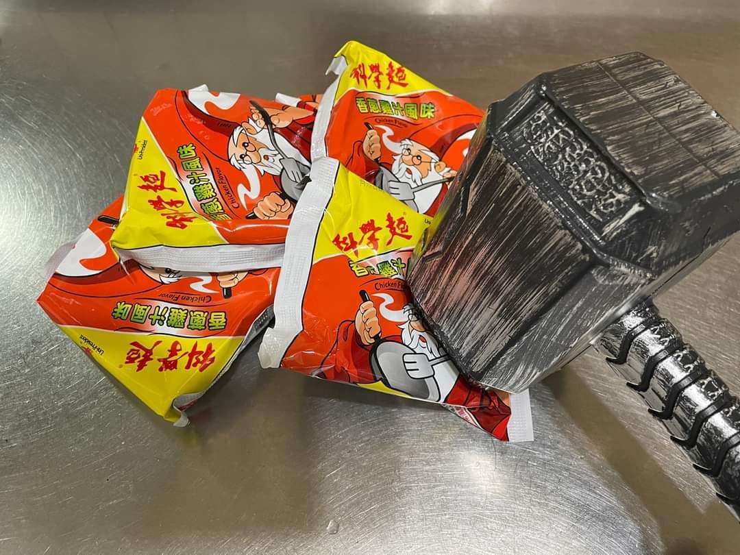 網民跟足指示使用「紓壓大禮包」。(爆廢公社)