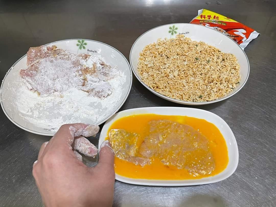 網民跟足指示使用「紓壓大禮包」。(爆廢公社)