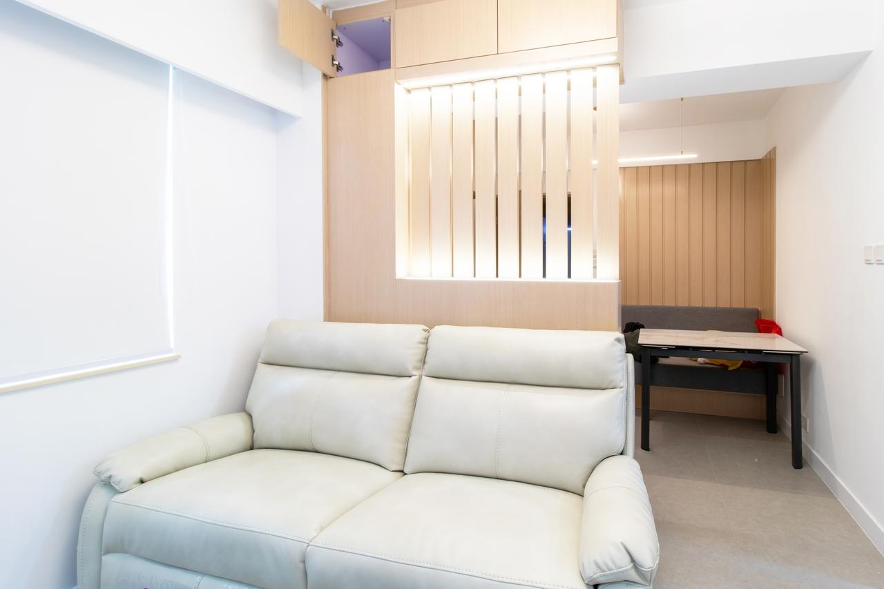 在客廳位置加裝屏風