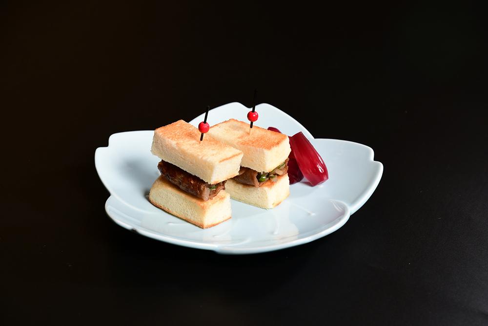 宮崎和牛薄燒三文治