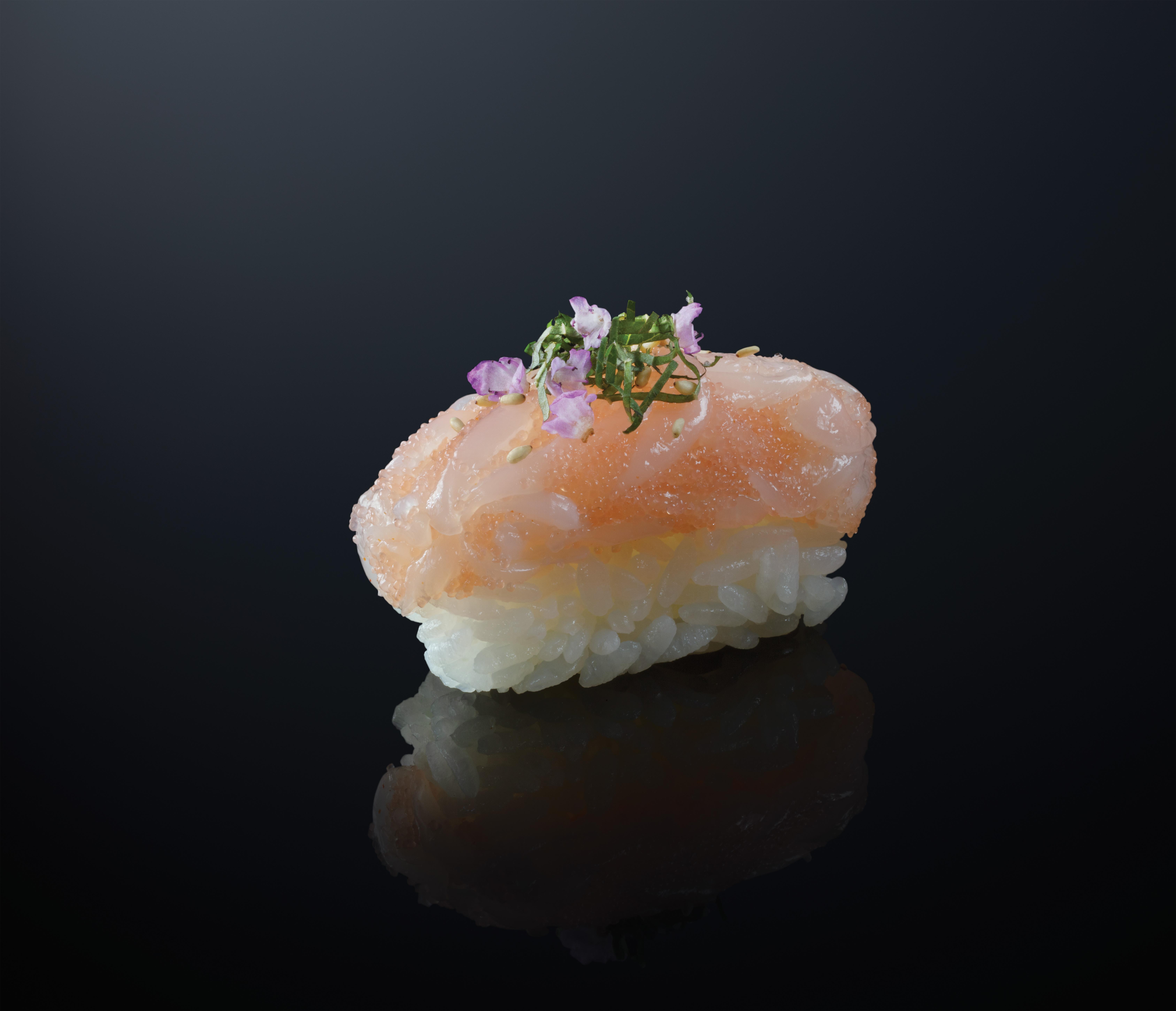 吞拿魚手鞠壽司($ 58/件)