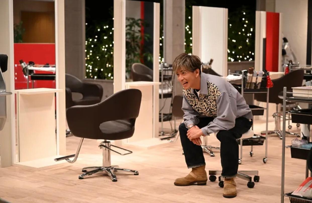 《美麗人生》在下星期一播出的賀年節目中「一夜復活」,木村置身當年劇中的髮型屋「HOT LIP」演出。