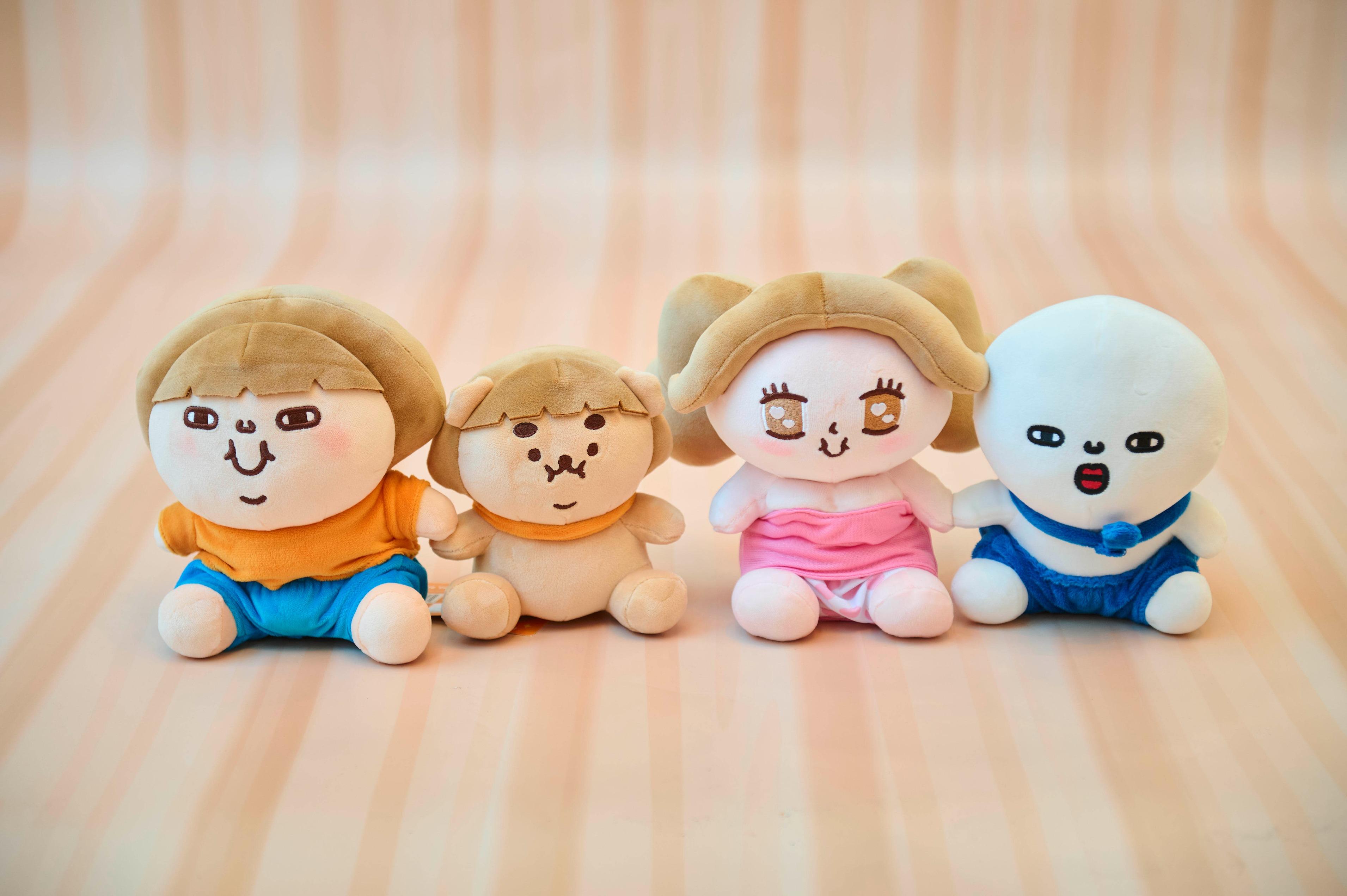 為食妹及一眾成員毛公仔