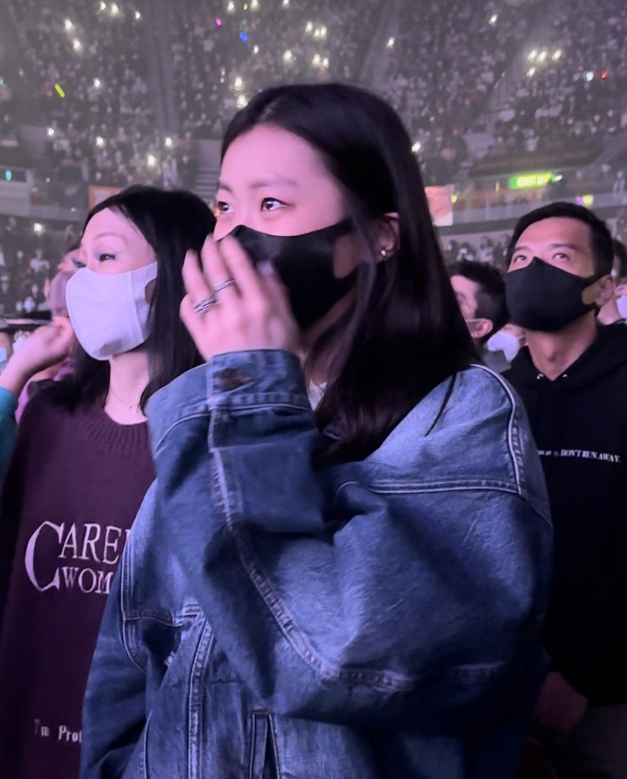 Eason的女兒康堤已經18歲,聽父親唱《大個女》時落淚。(蘇文傑攝)