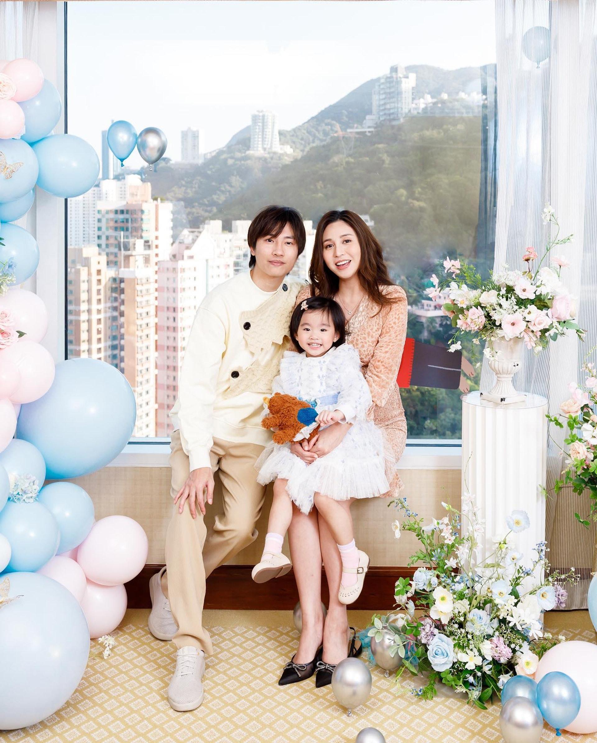 雨僑透過IG再曬全家福,更揭曉腹中BB性別。