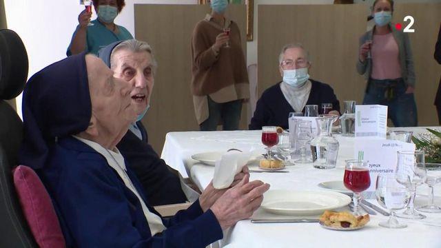 安德烈修女每日飲一杯酒。(網上圖片)