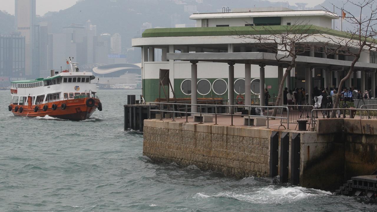 情困內地女紅磡跳海,由消防員救起。(資料圖片)