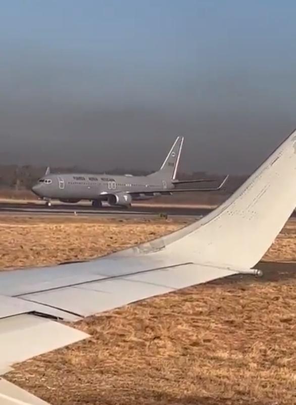 墨西哥空軍軍機亦被槍擊。(Twitter)