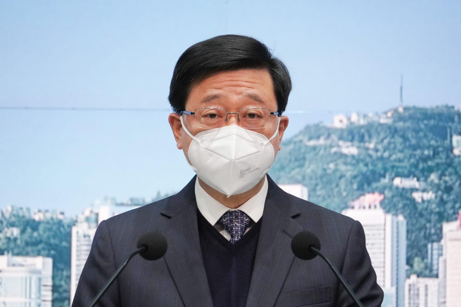 行政長官李家超在行會前見傳媒。(李睿哲攝)