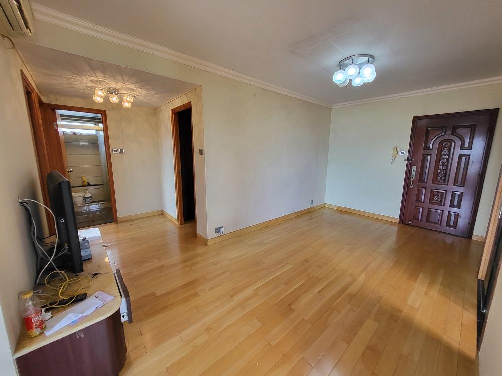 全屋裝修企理,屬廳大房大格局。