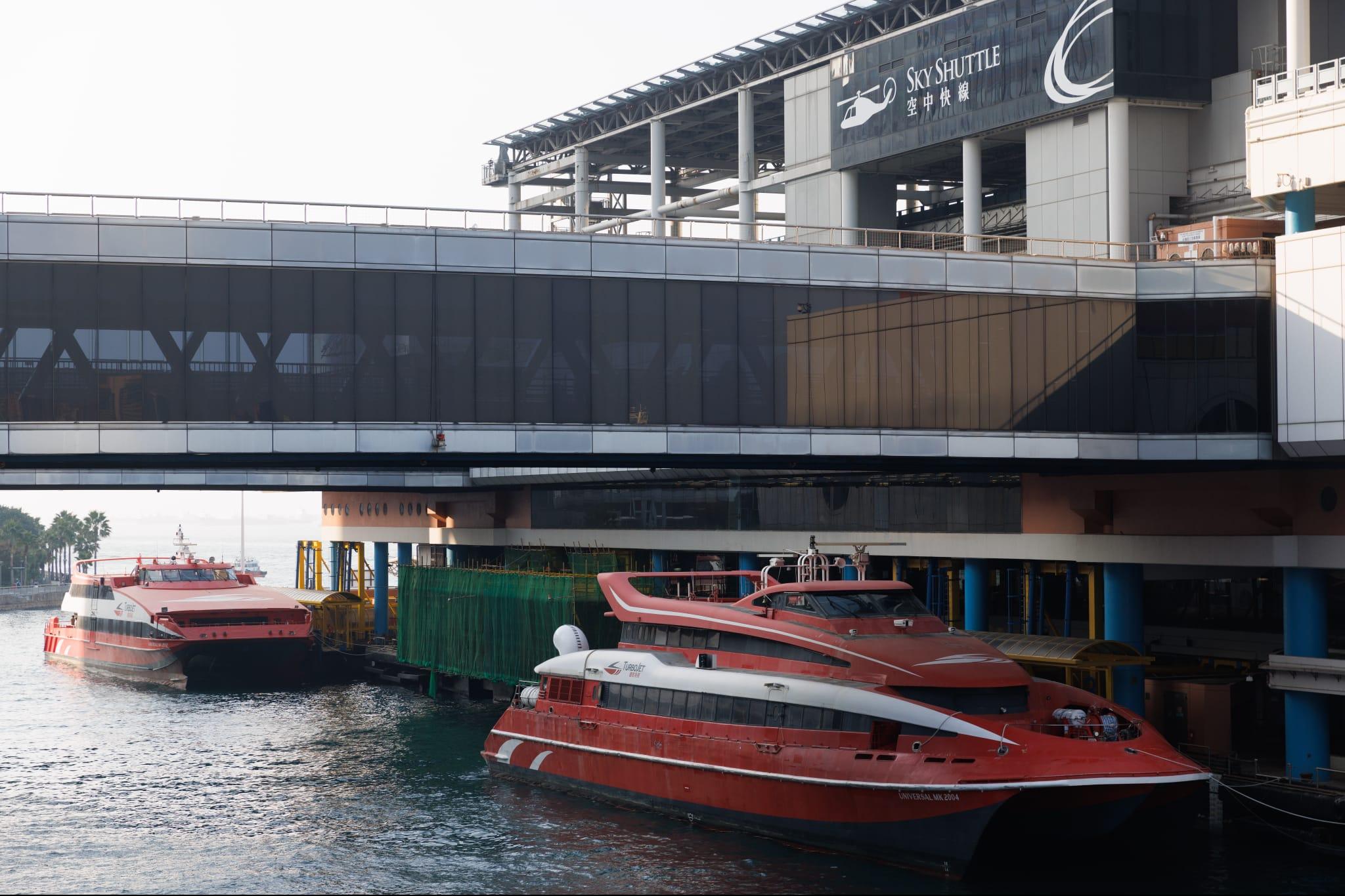 TurboJET稱,待政府批示後,便可隨時復航。(蘇文傑攝)