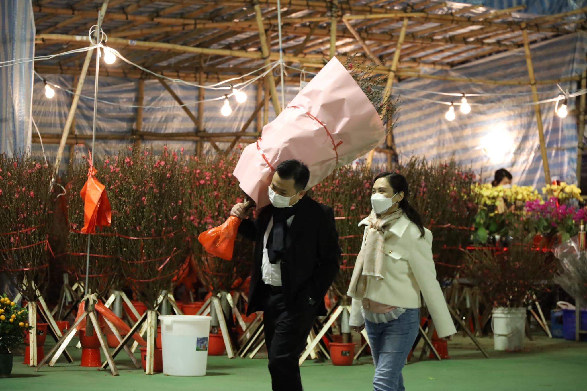 全港15個年宵市場,今日開鑼。(鍾式明攝)