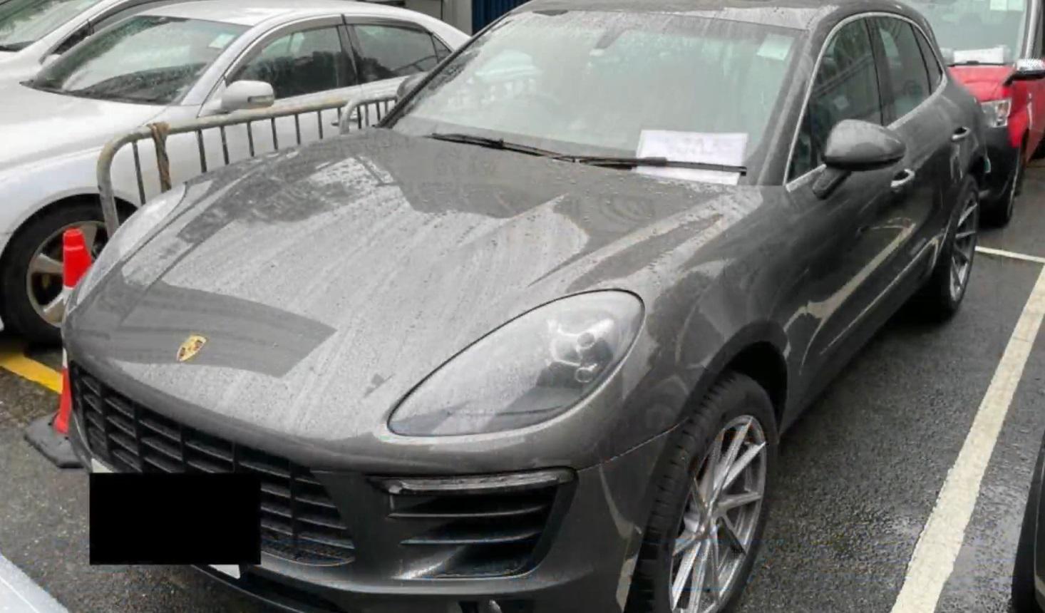 警方拖走上周五涉案的車輛。(警方直播截圖)