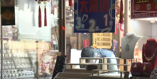 紅磡珠寶店遭爆竊無損失 警重組案探員埋伏拘4人包括1非法入境者
