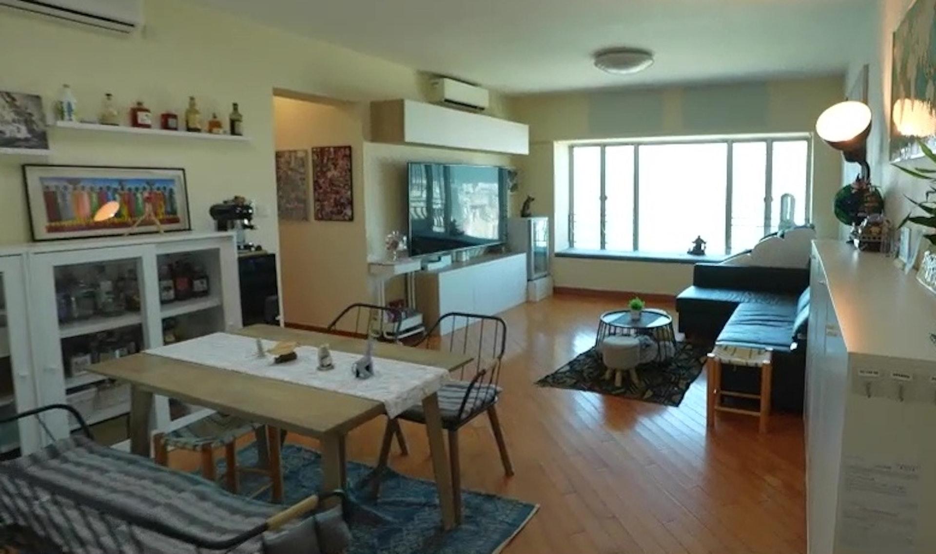 梁芷珮居西九千呎海景屋。