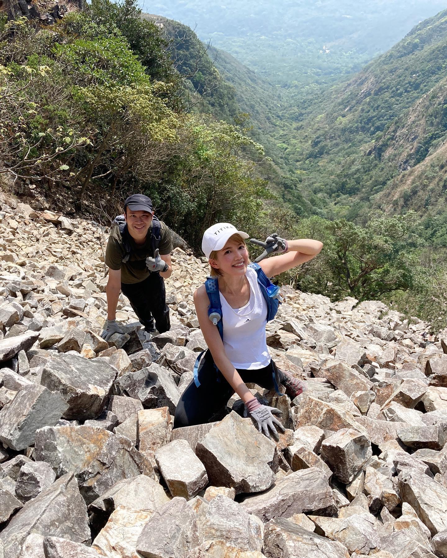 蘇皓兒Chloe So是行山達人,爬過虎吼石河。