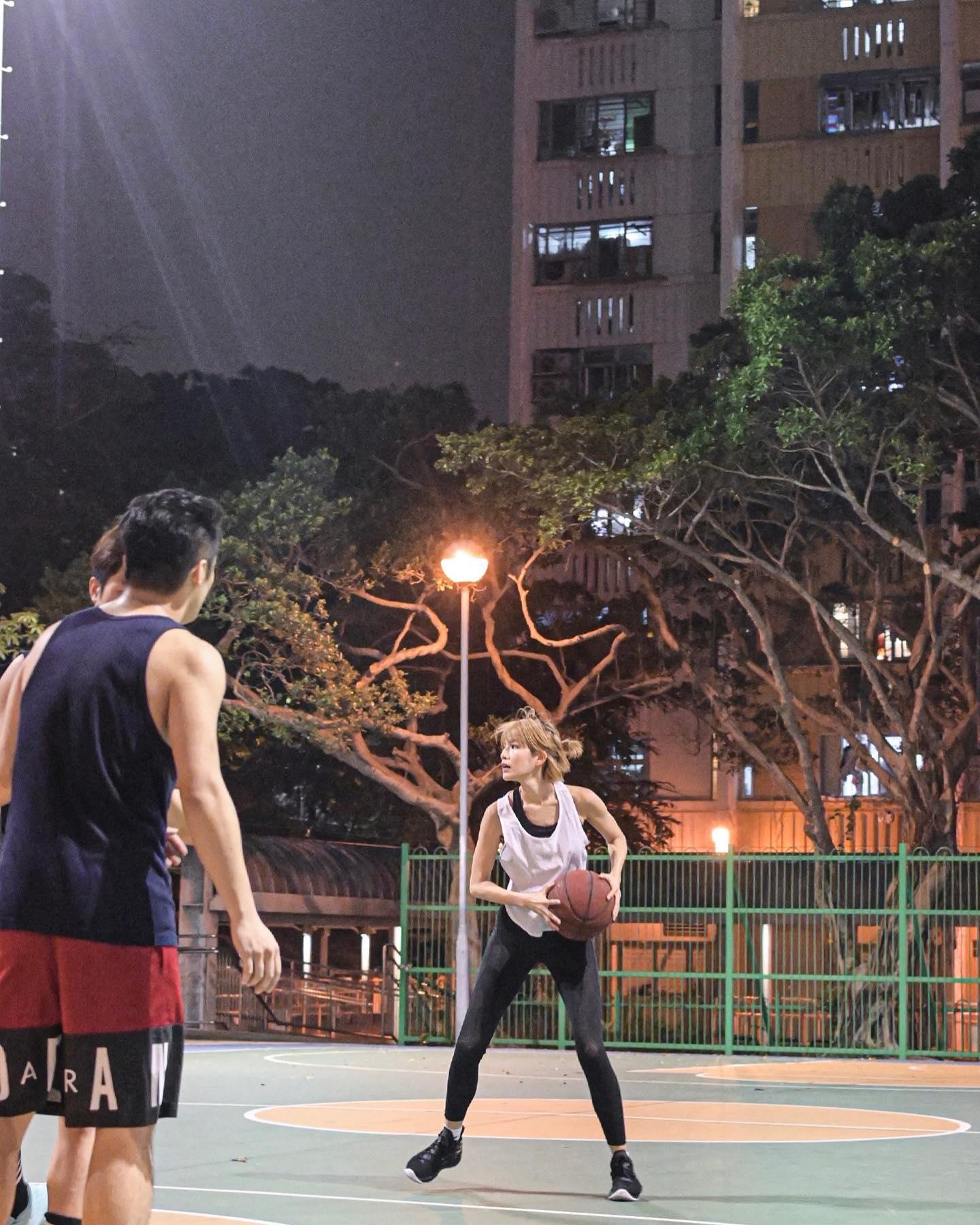 蘇皓兒經常打籃球,以晚上為主。(蘇皓兒FB)