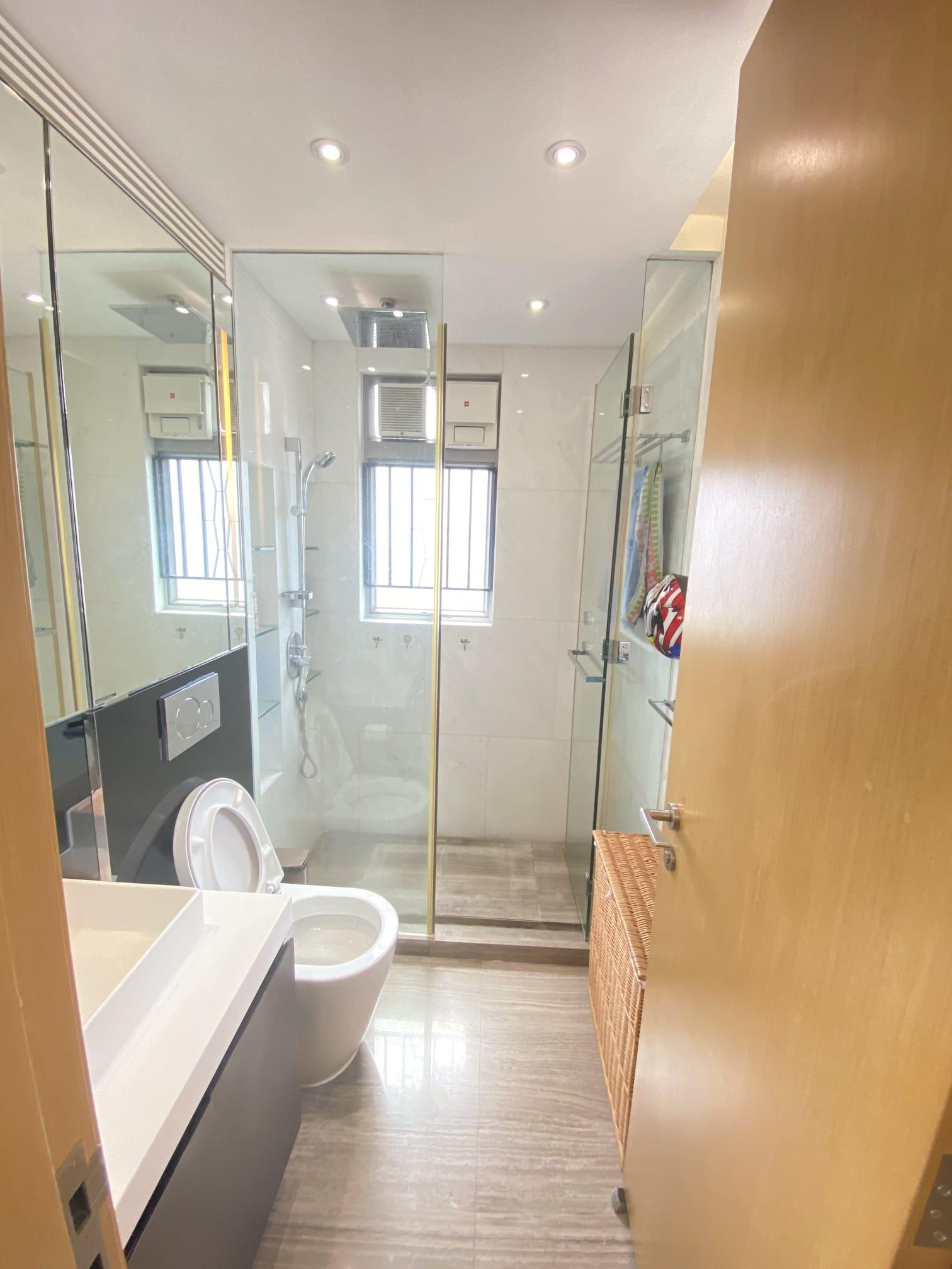 明廁浴室開揚新淨。