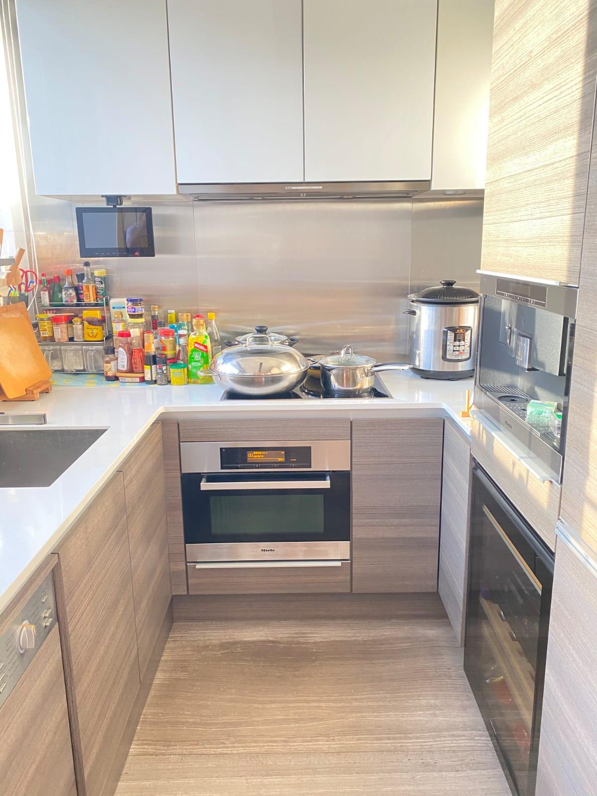 廚房配套新淨齊全。