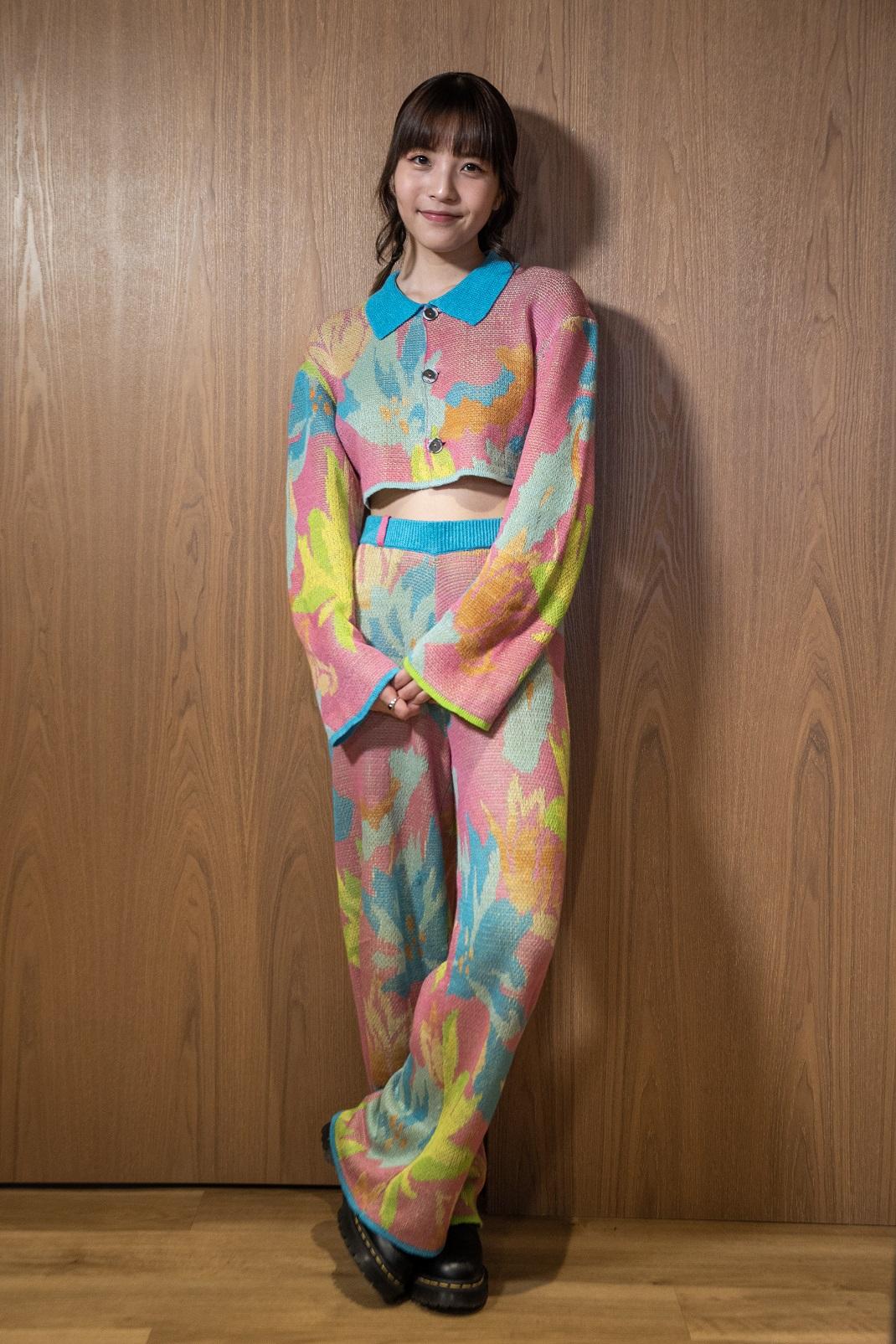 性格樂觀的阿冰坦言,愛自己不是難事。(陳奕釗攝)