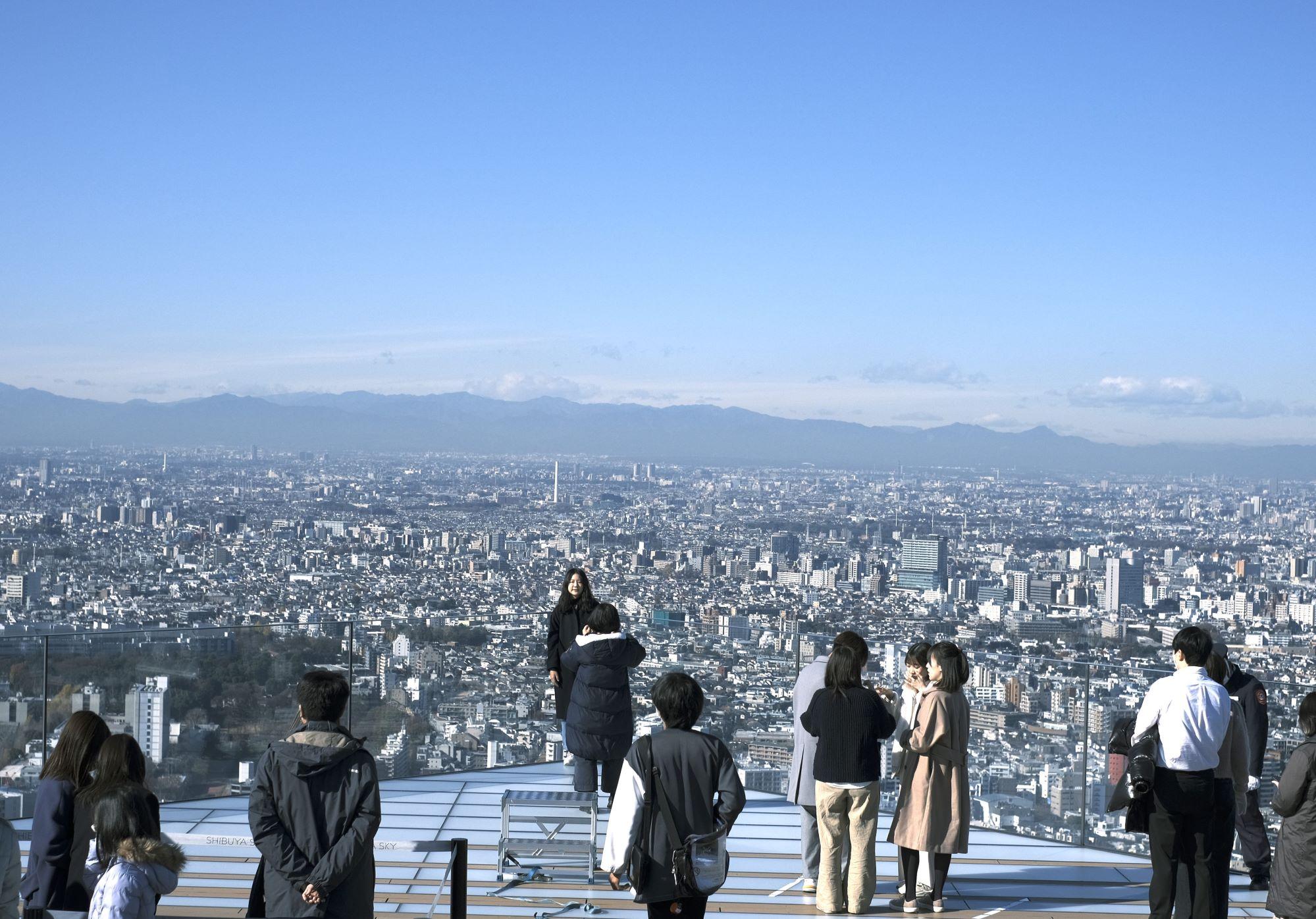 人人排隊等影相