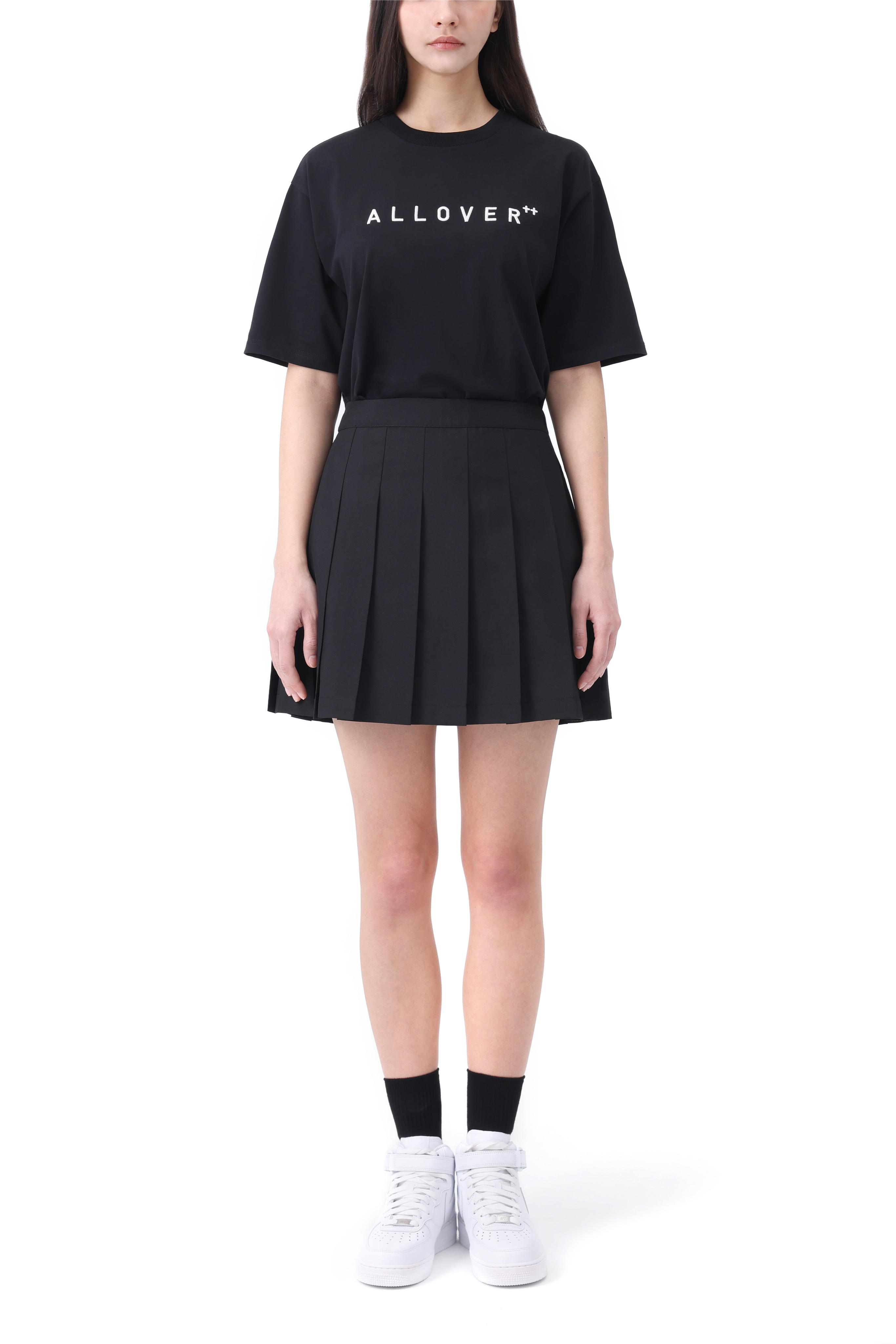 ALLOVER刺繡T恤(黑色)