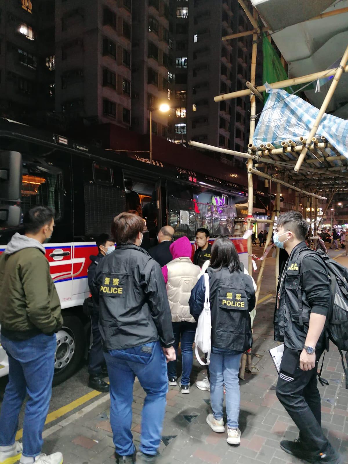 警方一連4日反罪惡搗無牌酒吧麻雀賭場 拘90人年紀最大71歲