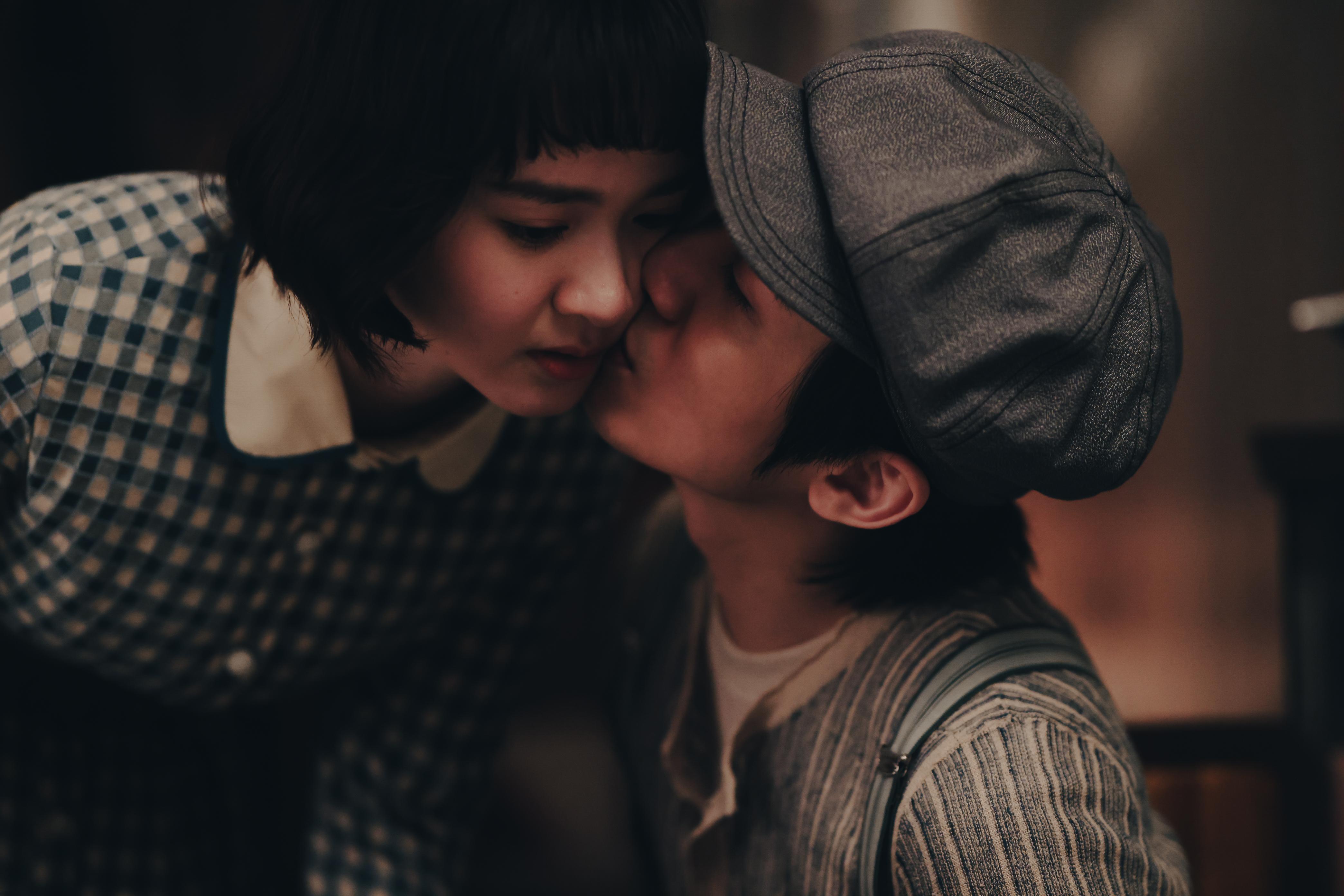 吳肇軒、陳紫萱亦為《盲婚啞嫁》的MV演出。