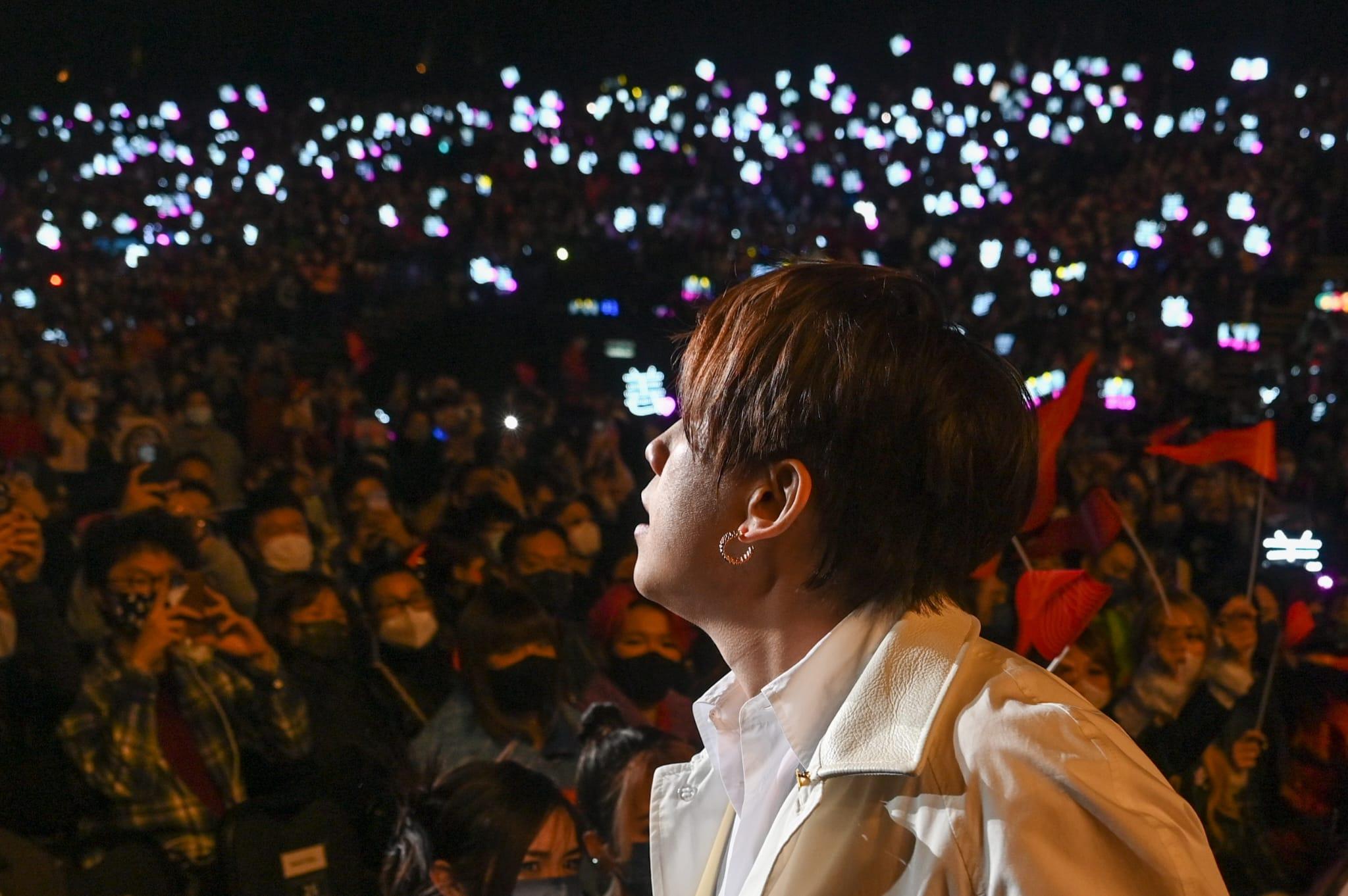 姜濤得獎唱《鏡中鏡》時,更唱到走落台。 攝:李睿哲