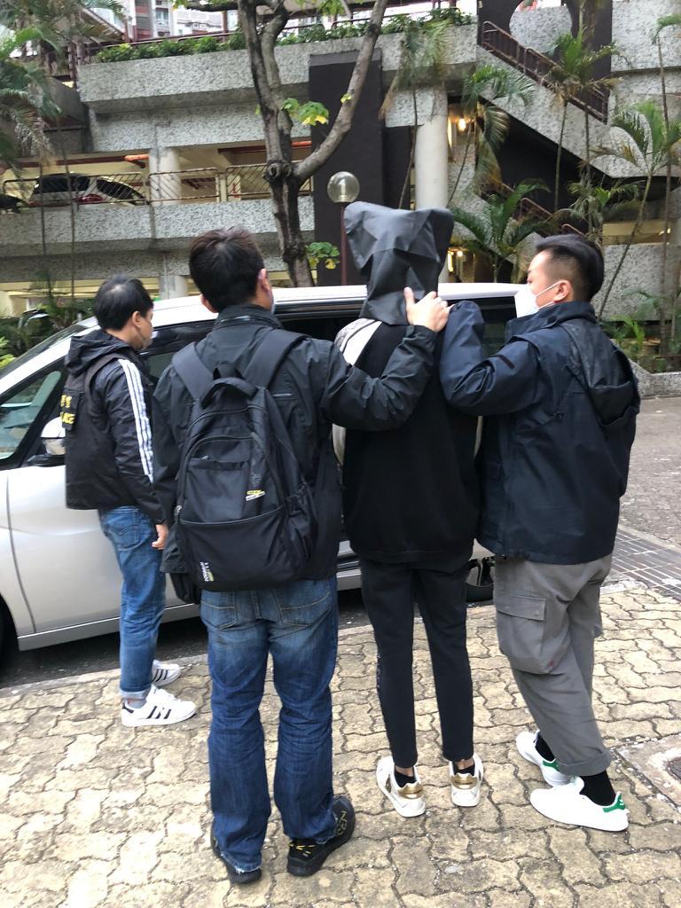 將軍澳反黑組一連10日反非法收債 拘13人包括3名男童最細僅14歲