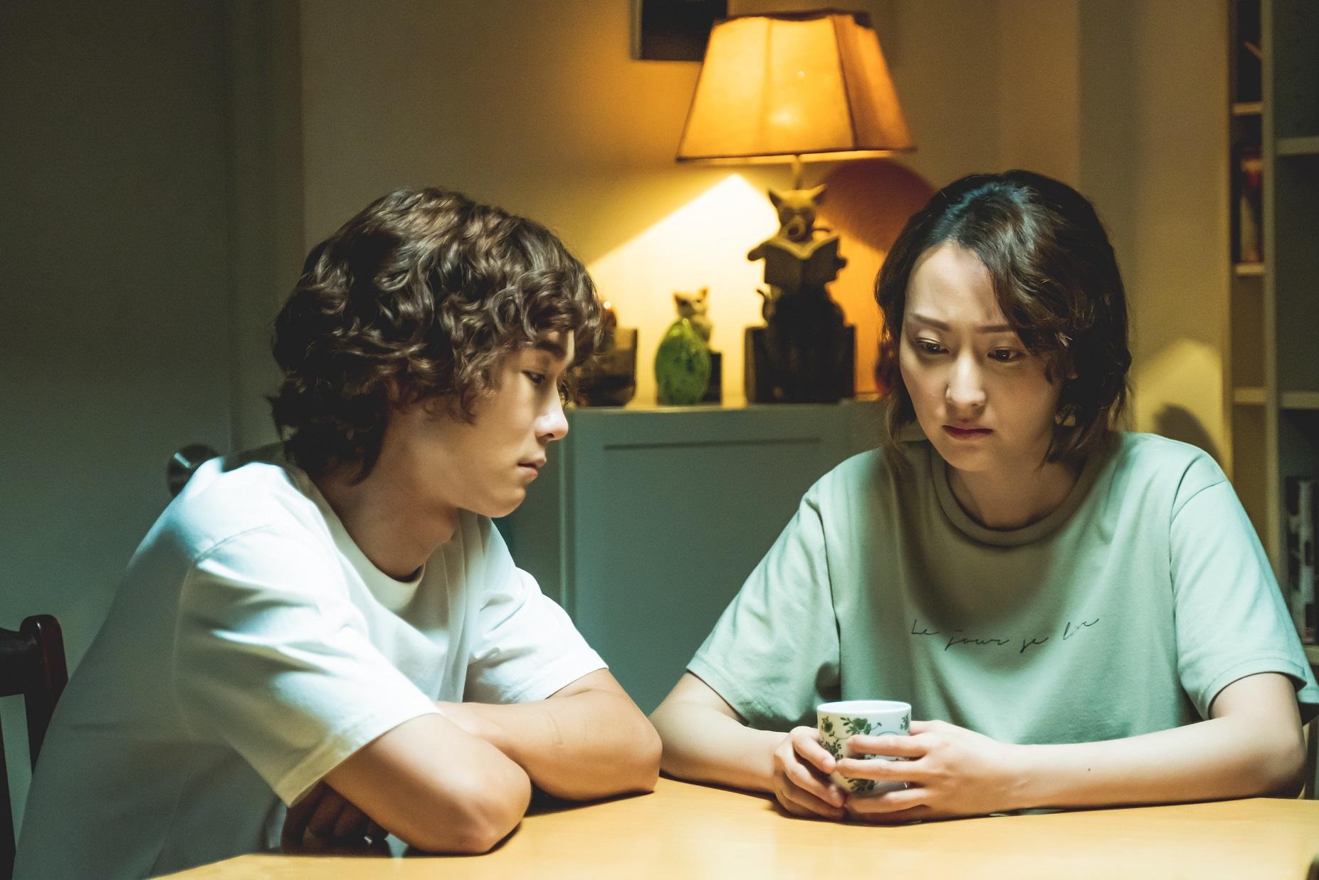 Alton表示,他與Ranya由一對共同解決外在問題,到後來變成要解決彼此關係的問題。