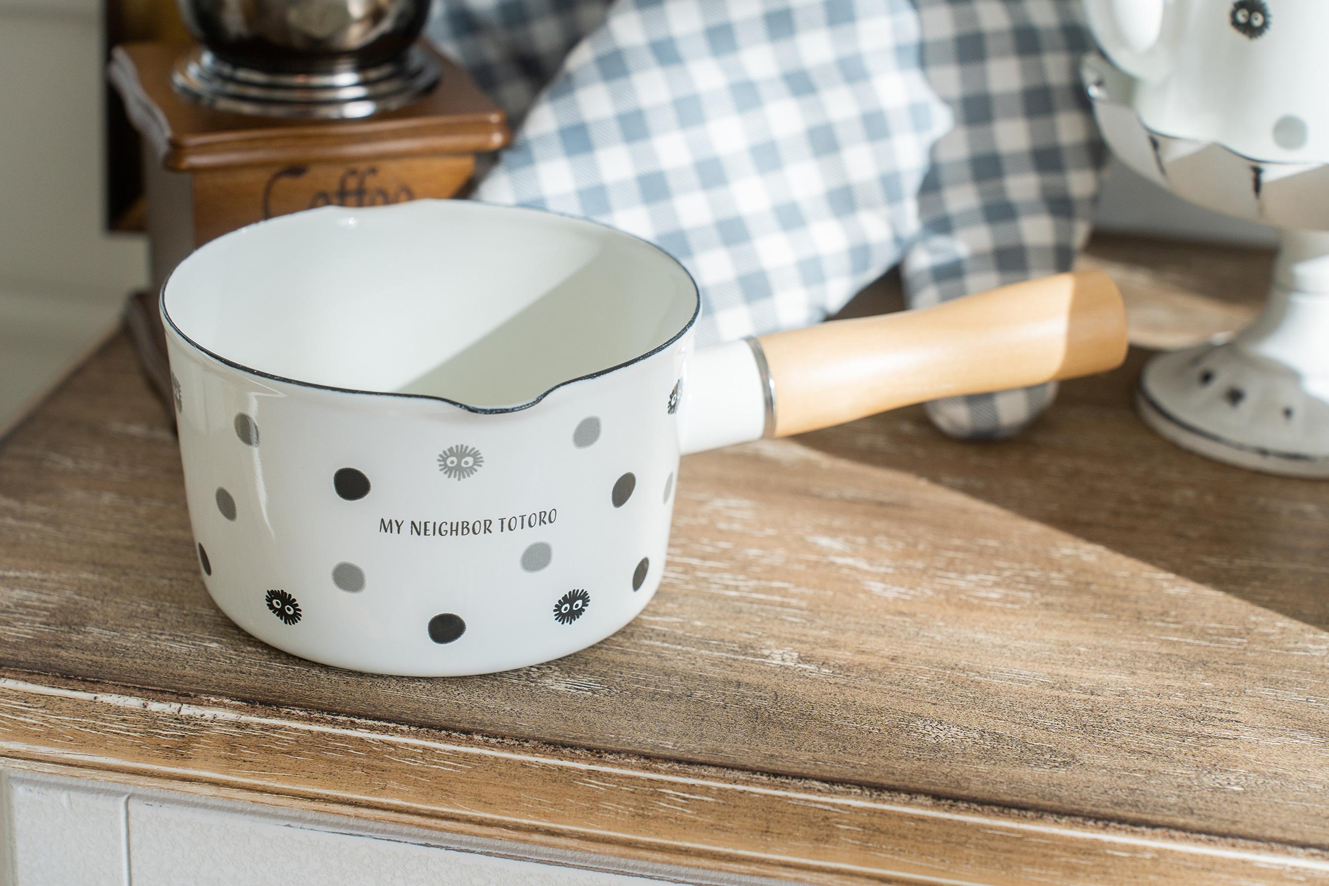 龍貓 煤炭屎鬼 13公分琺瑯平底鍋 $370